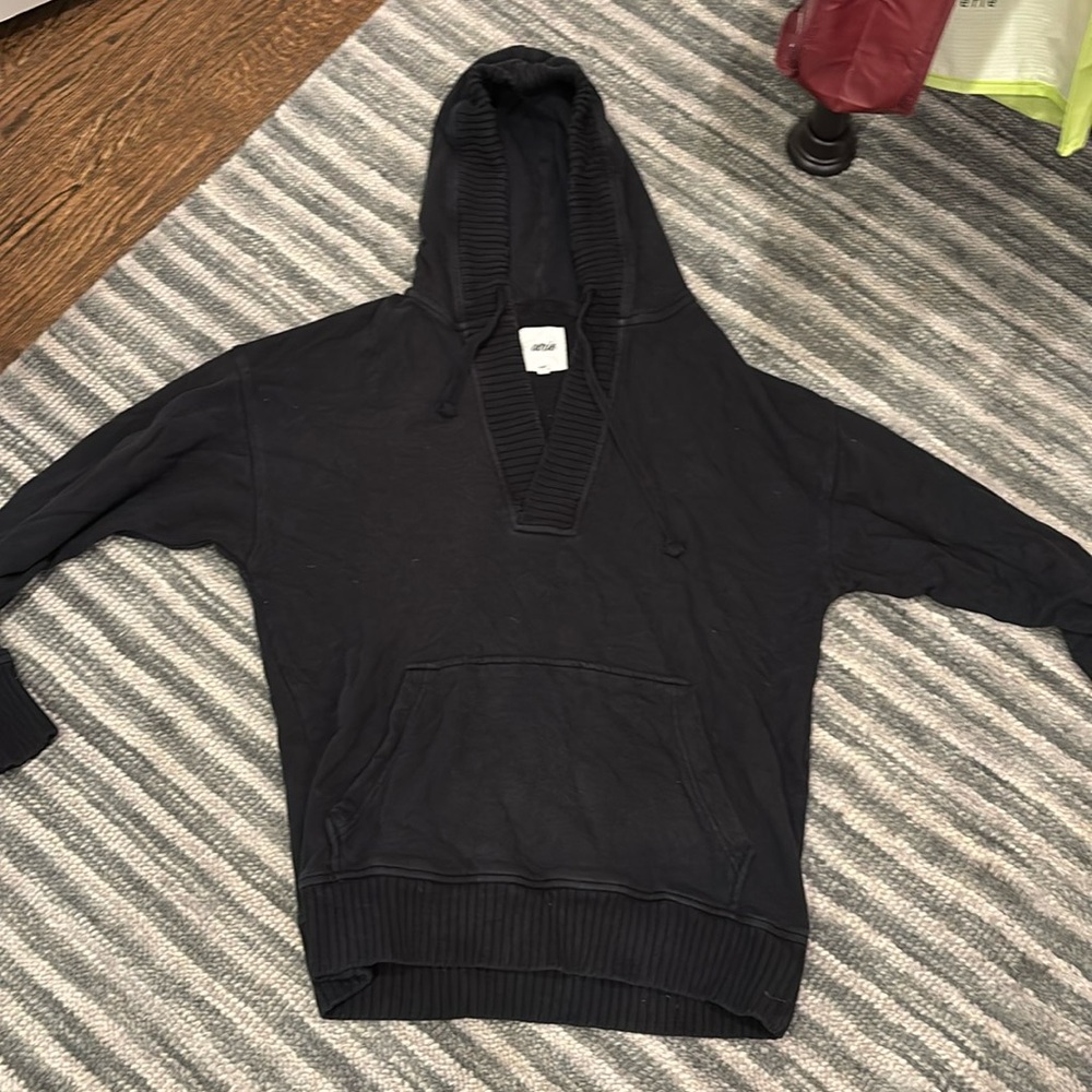 aerie hoodie V-neck black